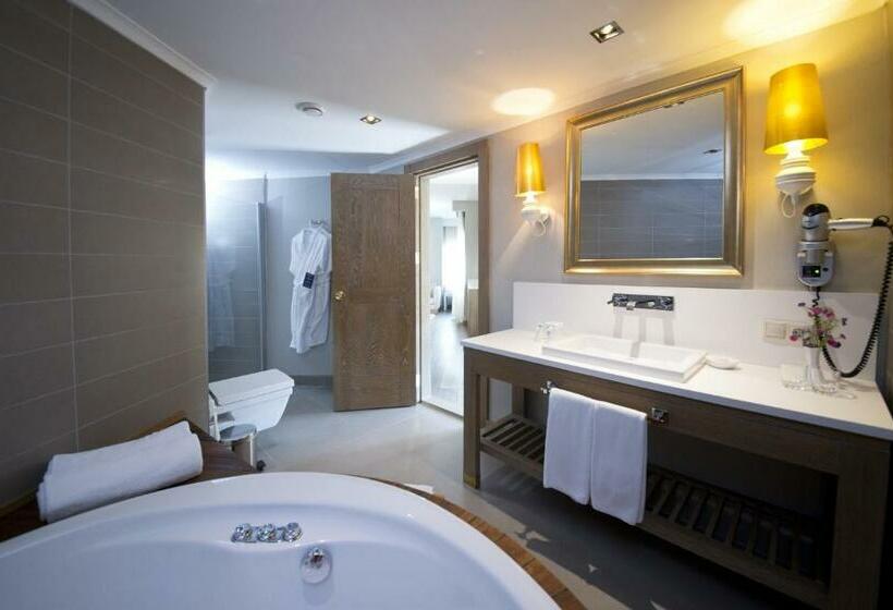 جناح مزود بجاكوزى, Limak Arcadia Sport Resort Belek