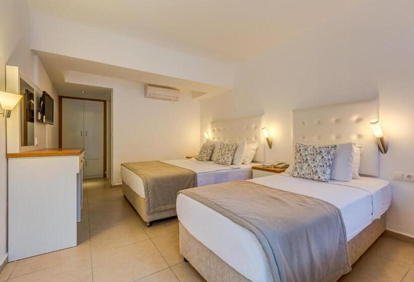 Номер Стандарт Трехместный, Monta Verde Hotel & Villas