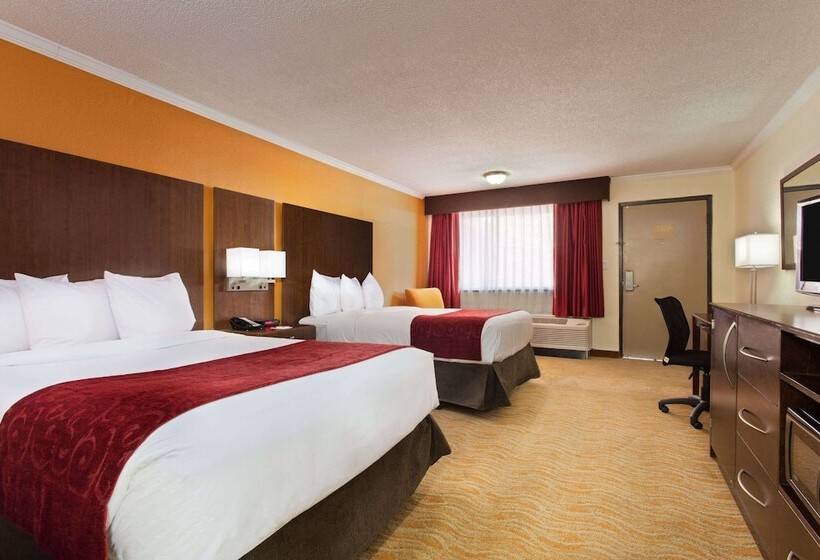 ２ダブルベッドのスタンダードルーム, Ramada By Wyndham Tampa Westshore Airport South