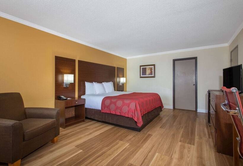 סוויטת 2 חדרי שינה, Ramada By Wyndham Tampa Westshore Airport South
