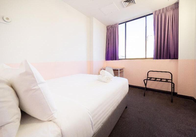 חדר סטנדרט עם מיטת קינג, Ramada By Wyndham Tampa Westshore Airport South