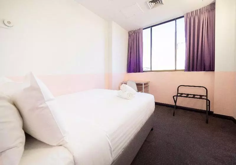 キングサイズベッドのスタンダードルーム, Ramada By Wyndham Tampa Westshore Airport South
