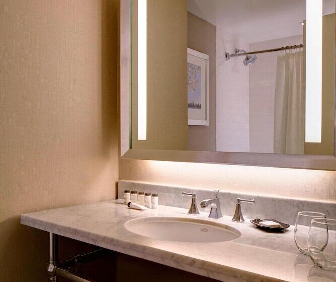 高级大房间, Sheraton New York Times Square