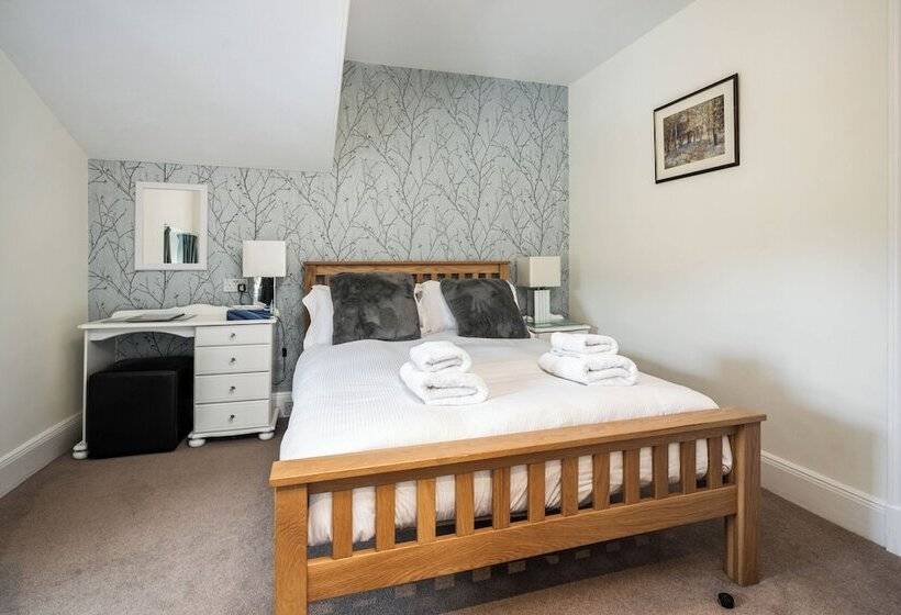 经济房, The Rowan Tree Country