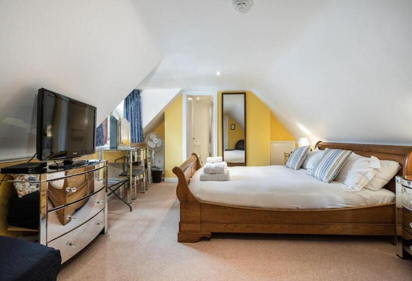 带大床的标准间, The Rowan Tree Country