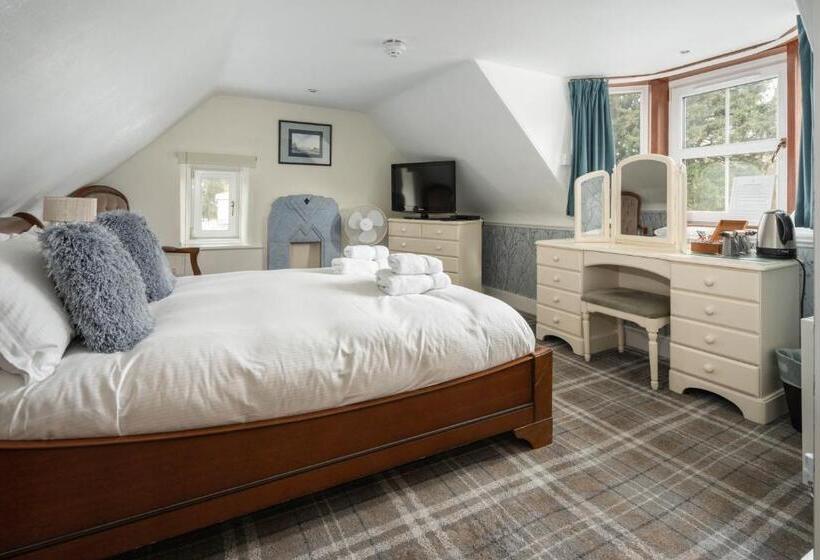 带大床的标准间, The Rowan Tree Country