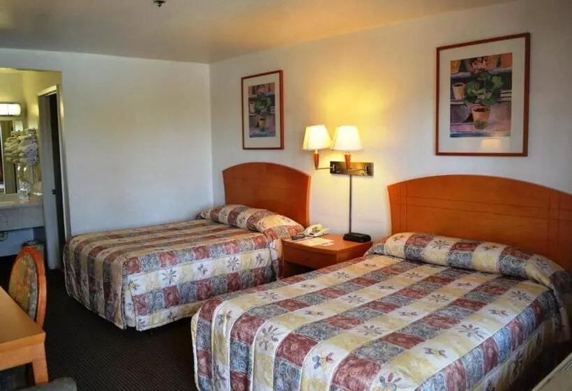 ２ダブルベッドのスタンダードルーム, Fresno Inn