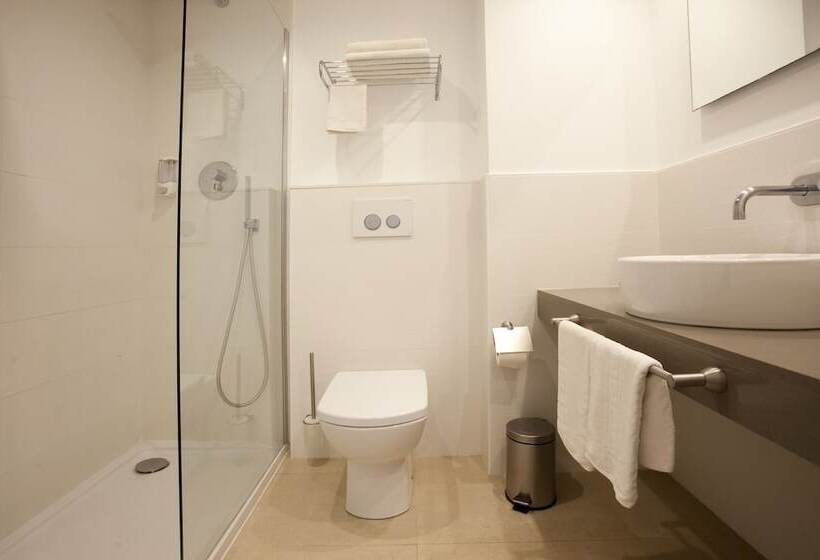 스탠다드 스튜디오, Playa Bella Apartments