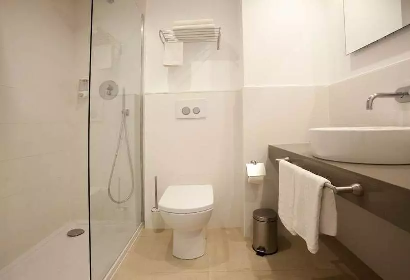 استودیوی استاندارد, Playa Bella Apartments