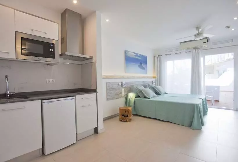 استودیوی استاندارد, Playa Bella Apartments