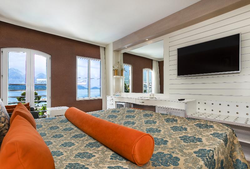 サイドオーシャンビュースタンダードルーム, Orange County Kemer