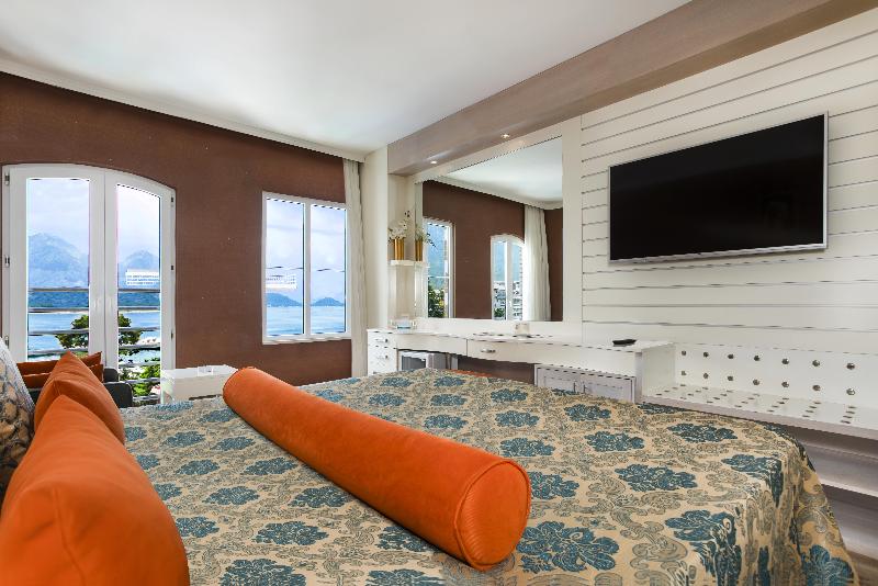 Номер Стандарт Боковой Вид на Море, Orange County Kemer