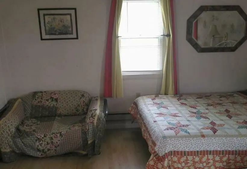 ファミリールーム, Midway Lodging