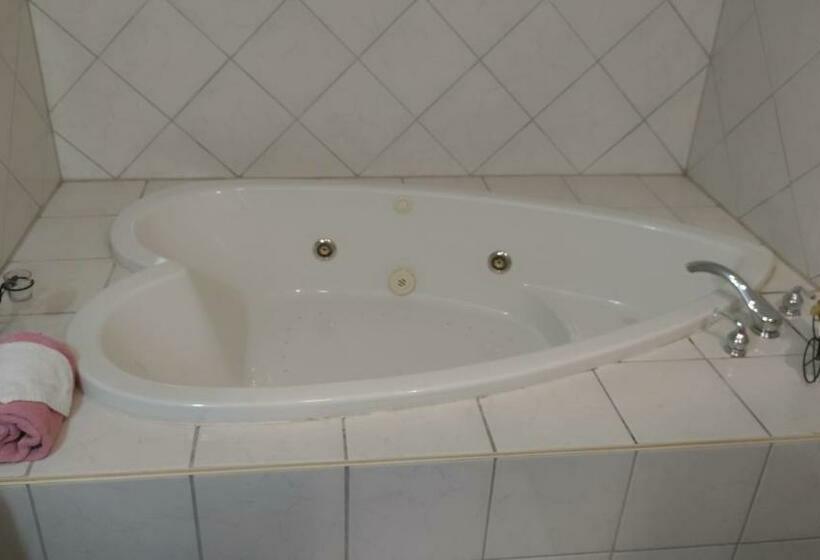 غرفة ديلوكس, Midway Lodging