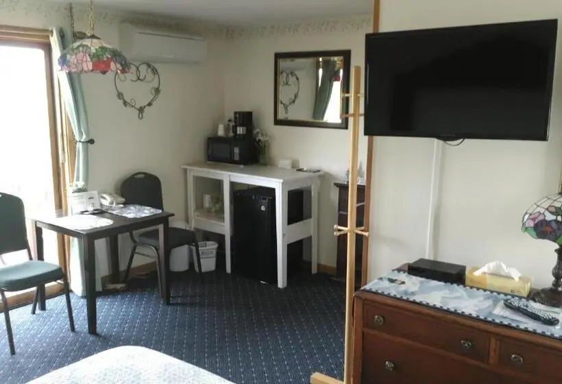 バルコニー付きデラックスルーム, Midway Lodging