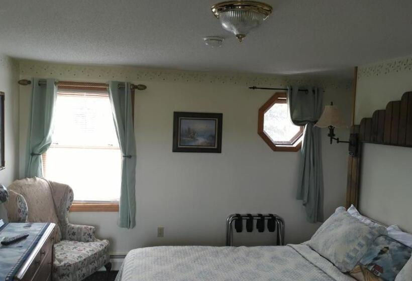 غرفة ديلوكس مزودة بشرفة, Midway Lodging