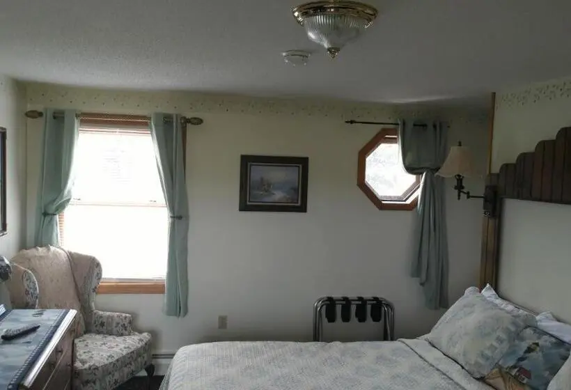 バルコニー付きデラックスルーム, Midway Lodging
