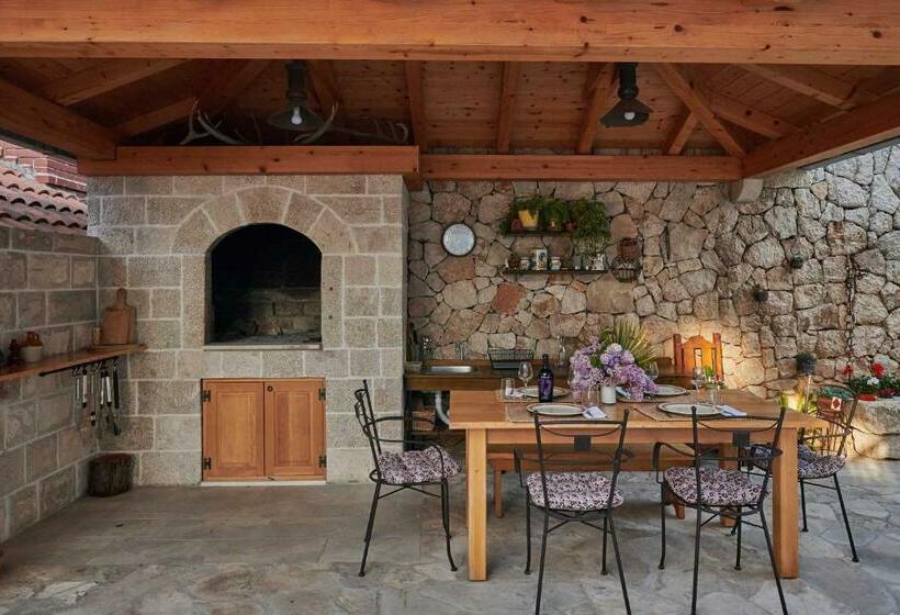 Comfort studio with sea view, Apartments Micika
