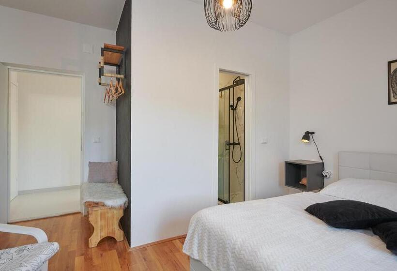 סטודיו סטנדרטי נוף לים, Apartments Micika