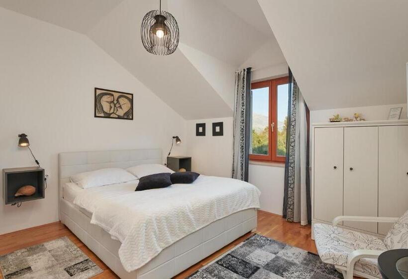 סטודיו סטנדרטי נוף לים, Apartments Micika