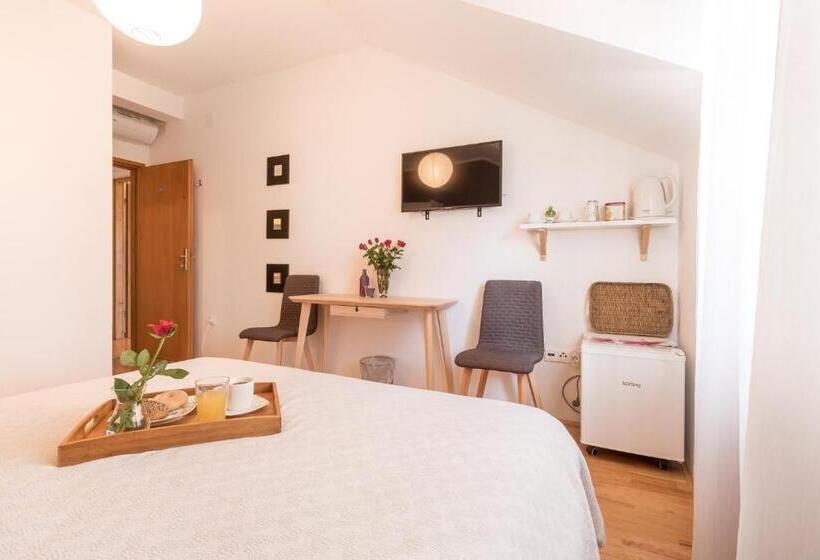 חדר סטנדרט נוף להרים, Apartments Micika