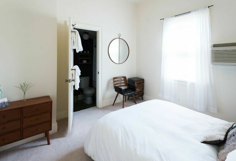 ダブルベッドスタンダードルーム, Vanderbilt Lakeside