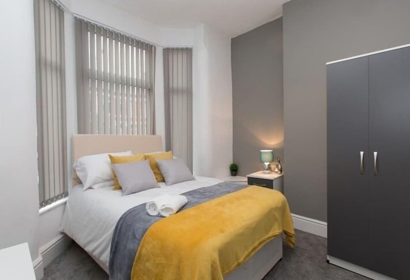 スタンダードルーム, Townhouse @ 166 Ruskin Road Crewe