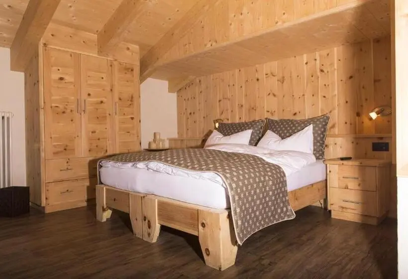 Standard Neljän Hengen Huone Parveke, B&b The King