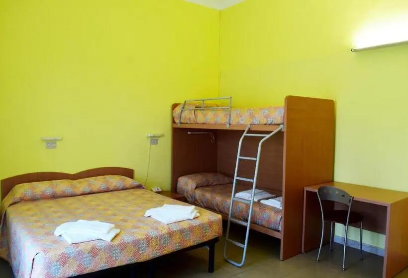 スタンダード4人部屋, Casa Per Ferie Nostra Signora Tonfano