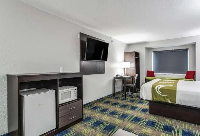 キングサイズベッドのスイートルーム, Quality Inn Owatonna Near Medical Center