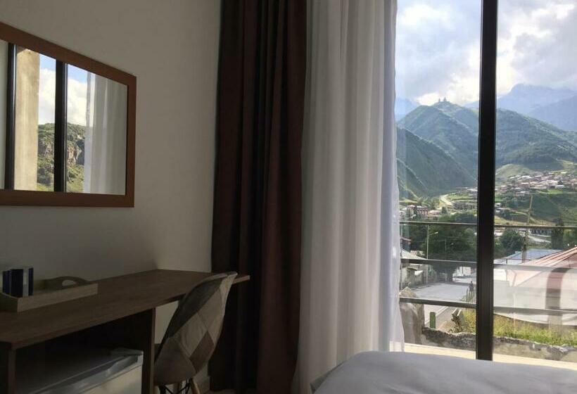 اتاق استاندارد با چشم‌انداز کوهستان, Shushabandi Kazbegi