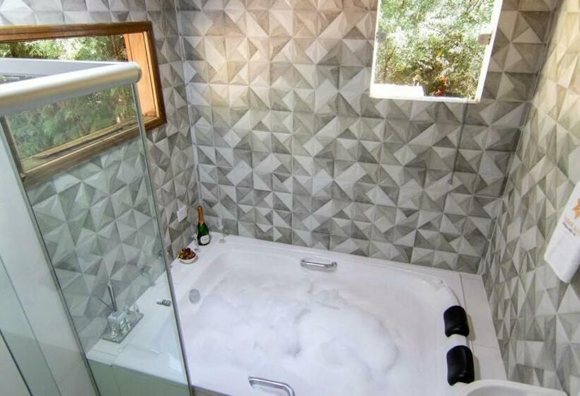 标准间带漩涡浴缸, Residencial Das Araucárias