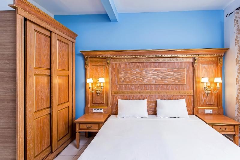 דירת חדר, Apartamentos Montemayor