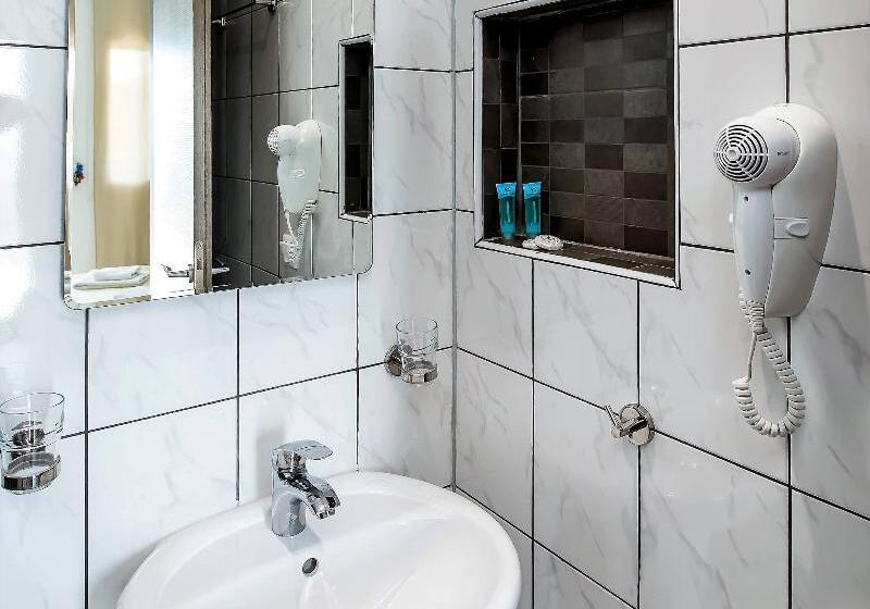 דירת חדר, Apartamentos Montemayor