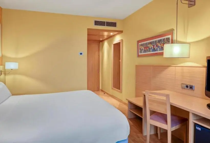 اتاق خانوادگی, B&B HOTEL Tarragona Valls