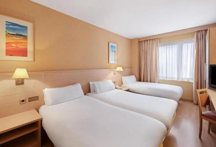 اتاق استاندارد سه نفره, B&B HOTEL Tarragona Valls