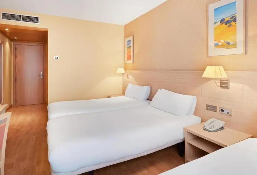 اتاق استاندارد سه نفره, B&B HOTEL Tarragona Valls