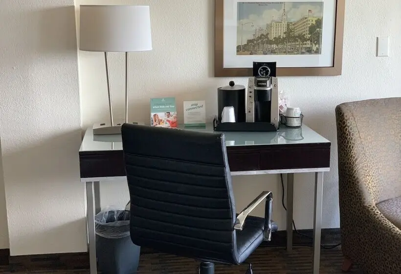 اتاق استاندارد, Holiday Inn Hotel Port Of Miami Downtown, An Ihg