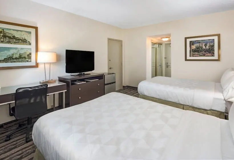 Standard Room 2 Double Beds