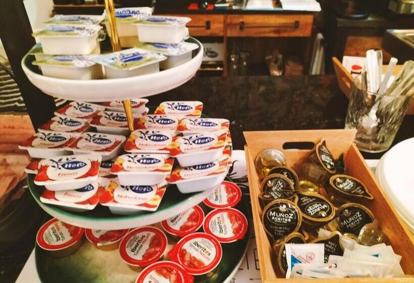 غرفة قياسية ثلاثية, Hosteria Sara By Gaiarooms