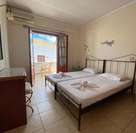 סוויטת ג'וניור צדדית נוף לים, Amazones Village Suites