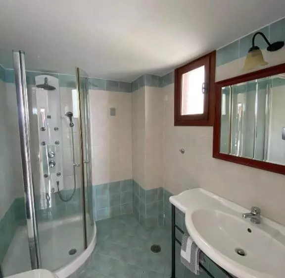 サイドシービュージュニアスイート, Amazones Village Suites