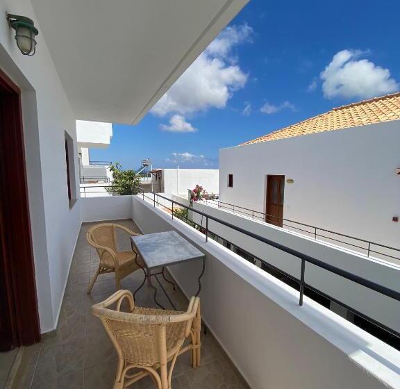 סוויטה צדדית נוף לים, Amazones Village Suites