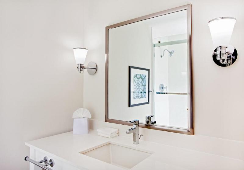 Номер Стандарт, Four Points By Sheraton Cleveland Airport