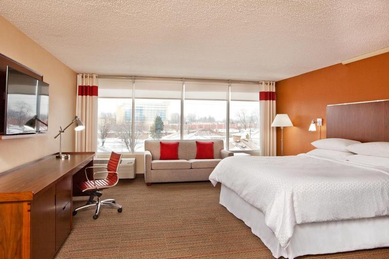 스탠다드 룸, Four Points By Sheraton Cleveland Airport