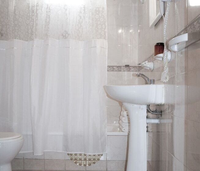 اتاق سوپریور سه تخته, Gran Madryn