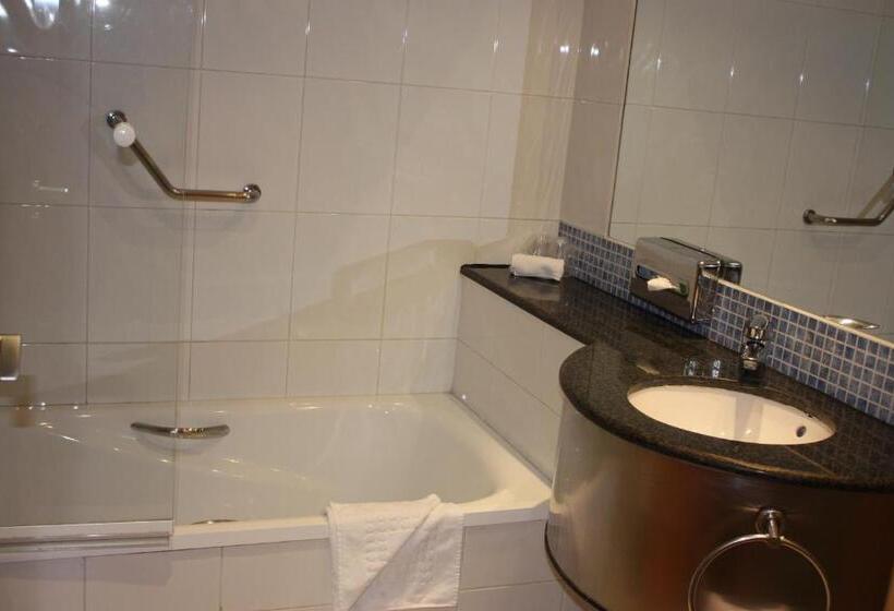 Семейный Номер, Holiday Inn Express Molins De Rei, An Ihg