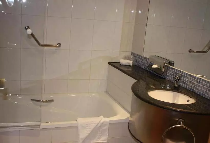 اتاق خانوادگی, Holiday Inn Express Molins De Rei, An Ihg