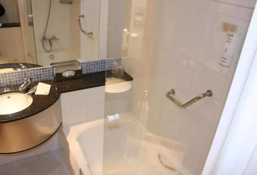 اتاق خانوادگی, Holiday Inn Express Molins De Rei, An Ihg