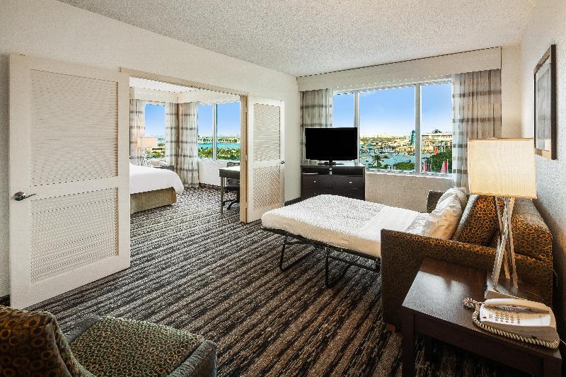带大床的套房, Holiday Inn Hotel Port Of Miami Downtown, An Ihg